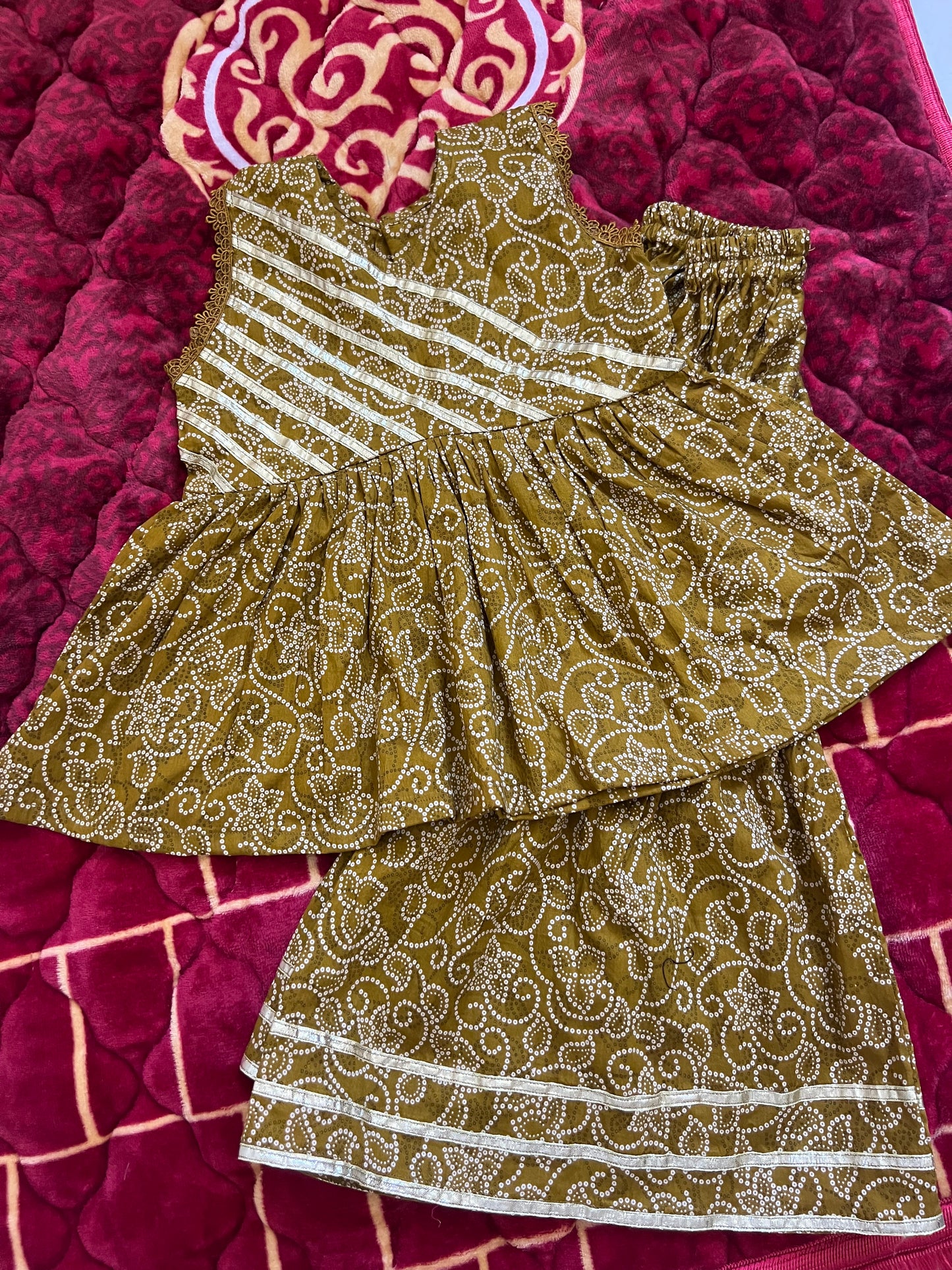 Chunri gharara
