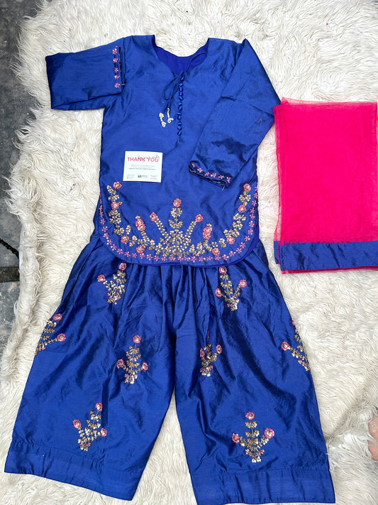 Amyra blue