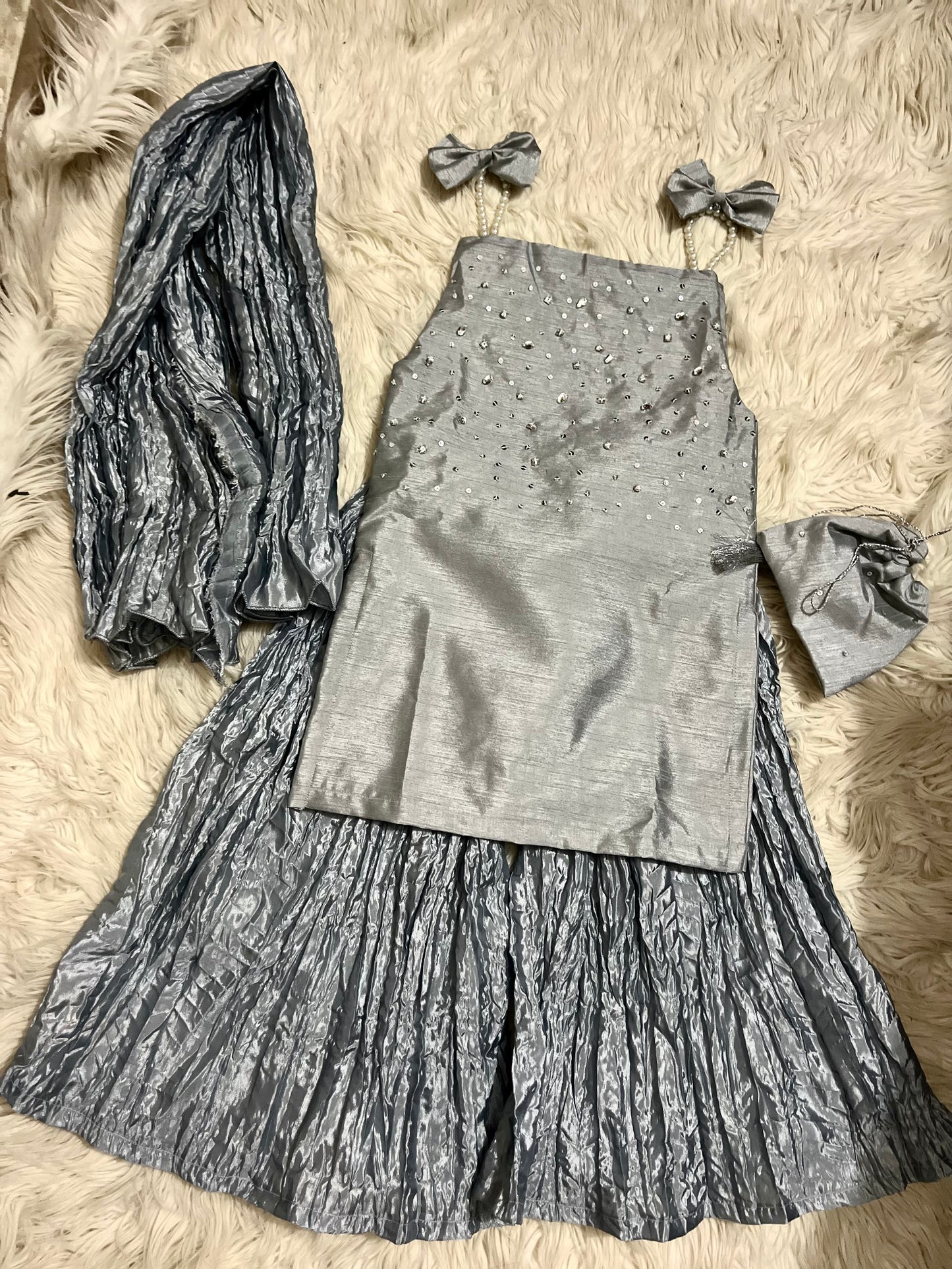 Amelia 4pc